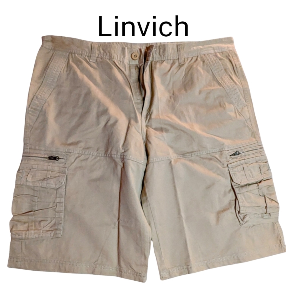 Linvich size 40* BNWOT, tan colour multi pocket, cargo shorts